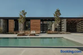 Barefoot Luxury Eressos Apartments - Image 1