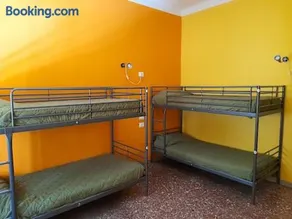 pisa train station hostel - Image 5