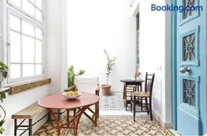 Spacious 2-Bedroom Neoclassical Apartment Near Acropolis with Private Courtyard - Image 2