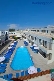 Paloma Hotel Apartments - Image 1