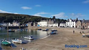 Stonehaven ground floor home with a spectacular harbour view. - Image 1