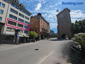 Old Town in Munich at Marienplatz with 3 Bedrooms - Image 1