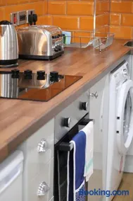 Halifax House, Studio Apartment 213 - Image 5