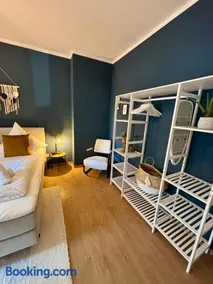 Klinik & Kurpark Parkplatz Barrierefreies Apartment Boxspringbett - Image 3