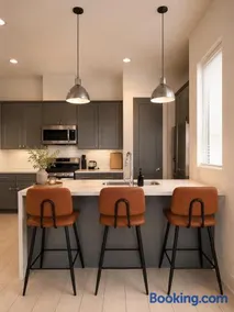 Houston House Downtown Stays - Image 2