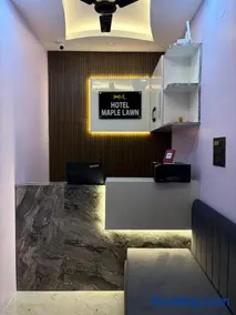Hotel Maple Lawn - Image 1