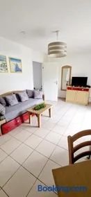 maison cosy avec piscine, tennis, piste cyclable - Image 2