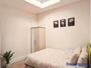Foothills Haven - Private Garden Apartment near Luas & Trails - Image 4