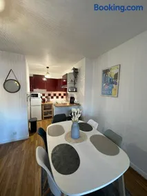 JFK13 Suite Cocoon Hypercentre Fibre et vue Sancy - Image 4