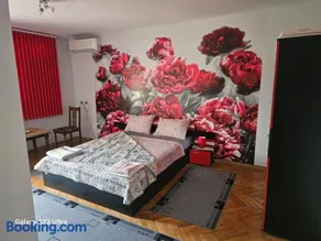 Elena-bg - Image 2
