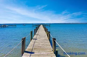 Sunset Dreams - Pet friendly, Waterfront, & shared dock! - Image 2
