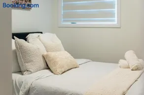 Prime Location Modern 2BR Kitchener - Image 4