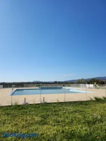 T3 avec piscine à 5 min du centre-ville - Image 2