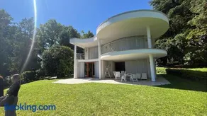 Villa overlooking Lake Maggiore with 3 suites - Image 1