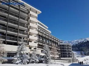 Appartement au pied des pistes avec piscine et parking - Image 1