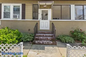 Totally Renovated 3Br Apartment - Image 5