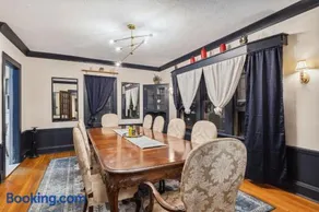 Steps to Edgewater - Sleeps 14 - Fun Game Room Retreat - Image 5