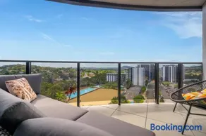 Gorgeous and Luxury Tower View Apartment - Image 3