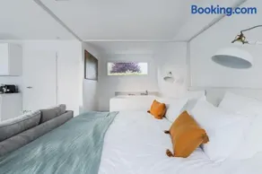 Jade air-conditioned suite 10 min sea, spa bath, pool - Image 4