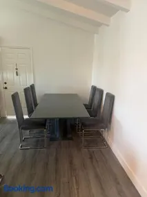 Nice Remodeled House Near Burbank Airport - Image 1