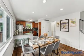 Stay in Historic Alexandria's Chic 4BR-5 Beds Home - Image 4