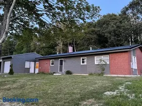 Modern Spacious home near airport - Image 3