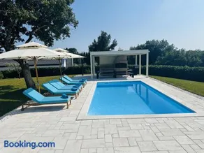 Villa V - Image 3