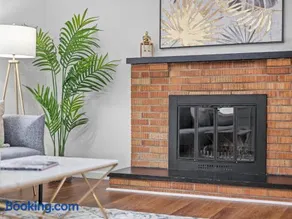 Stylish and Accessible Six Bedroom Home in Wexford/Pittsburg With Kids Amenities - Image 5