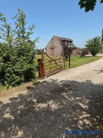 Countryside Studio 13 Acres with Gated Entrance - Image 1