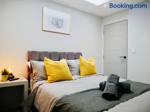 Stunning Sea View Apartment Near the Beach, Bournemouth & Poole - Image 4