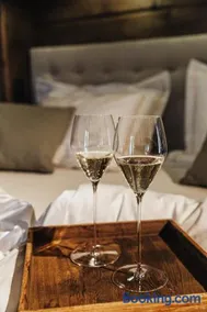 Exclusive Neituri Manor - Image 4