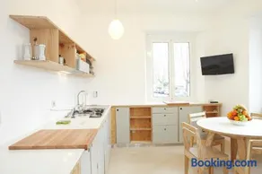 Testaccio Old Rome Apartment - Image 4