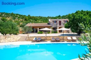 Lavanda Mansion - Image 1