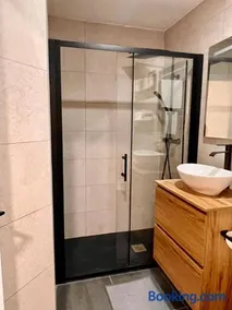 Studio one bedroom Arriaga St Madrid - Image 2