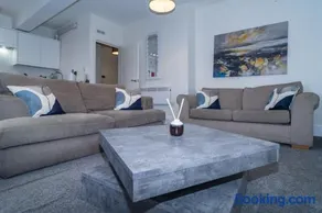 Frant Road Retreat | Private Parking - Image 2