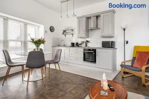 1 Cathedral Place - Cathedral Townhouses Cobh - Image 2