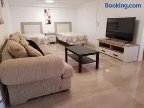 DELUXE Studio ATHOS 50 MP Garden patio BENALMADENA Golf & Beach - Image 2