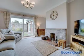 Pebblelight by Winterton Cottages - Image 2