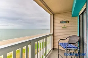 Corpus Christi Beachfront Condo w/ Pool Access! - Image 2