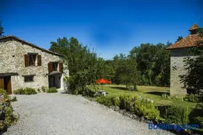 CHEZ SIMONE - Image 1