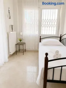 Sunset Cove Suites - Image 2
