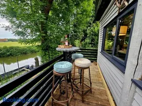 River View - Image 4