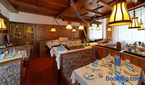 Hotel Bayerischer Hof - Image 2