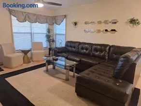 A Symphony of Class and Comfort - Image 3