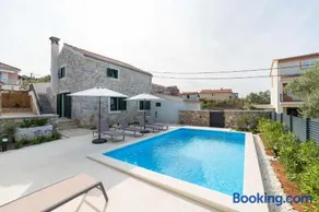 Stone House Luna - Image 5
