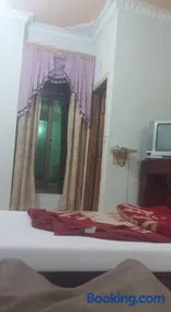 Shining Star Hotel - Image 2