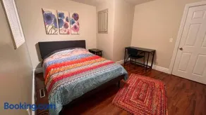 Affordable Downtown Private Rooms - Image 1