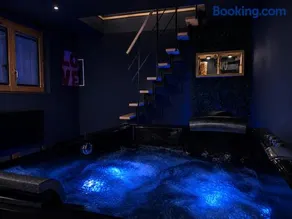 Éclipse - Loft Romantique - Jacuzzi - Cinéma Privé - Image 3