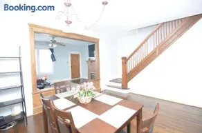 Spacious Home with Parking, Laundry - Near RU, RWJ, NJ Transit - Image 4