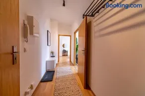 HYGGE Apartment Kaßberg mit 400mbit WLAN, Kaffeevollautomat & Self-Check-in - Image 2